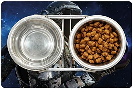 מחצלת לחיות מחמד בחלל החיצון למזון ומים, אסטרונאוט קוסמונאוט בחליפת חלל עם כוכב לכת בגלקסיה עם רקע שביל