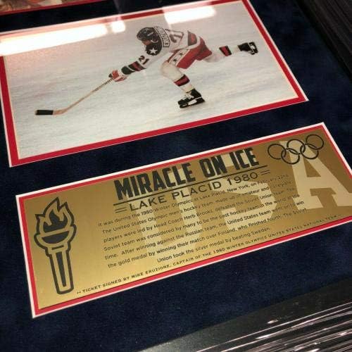 מייק ארוזיונה חתם על משנת 1980 הנס על צוות קרח ארהב מסגר כרטיס משחקי מדליית זהב - כרטיסים אולימפיים